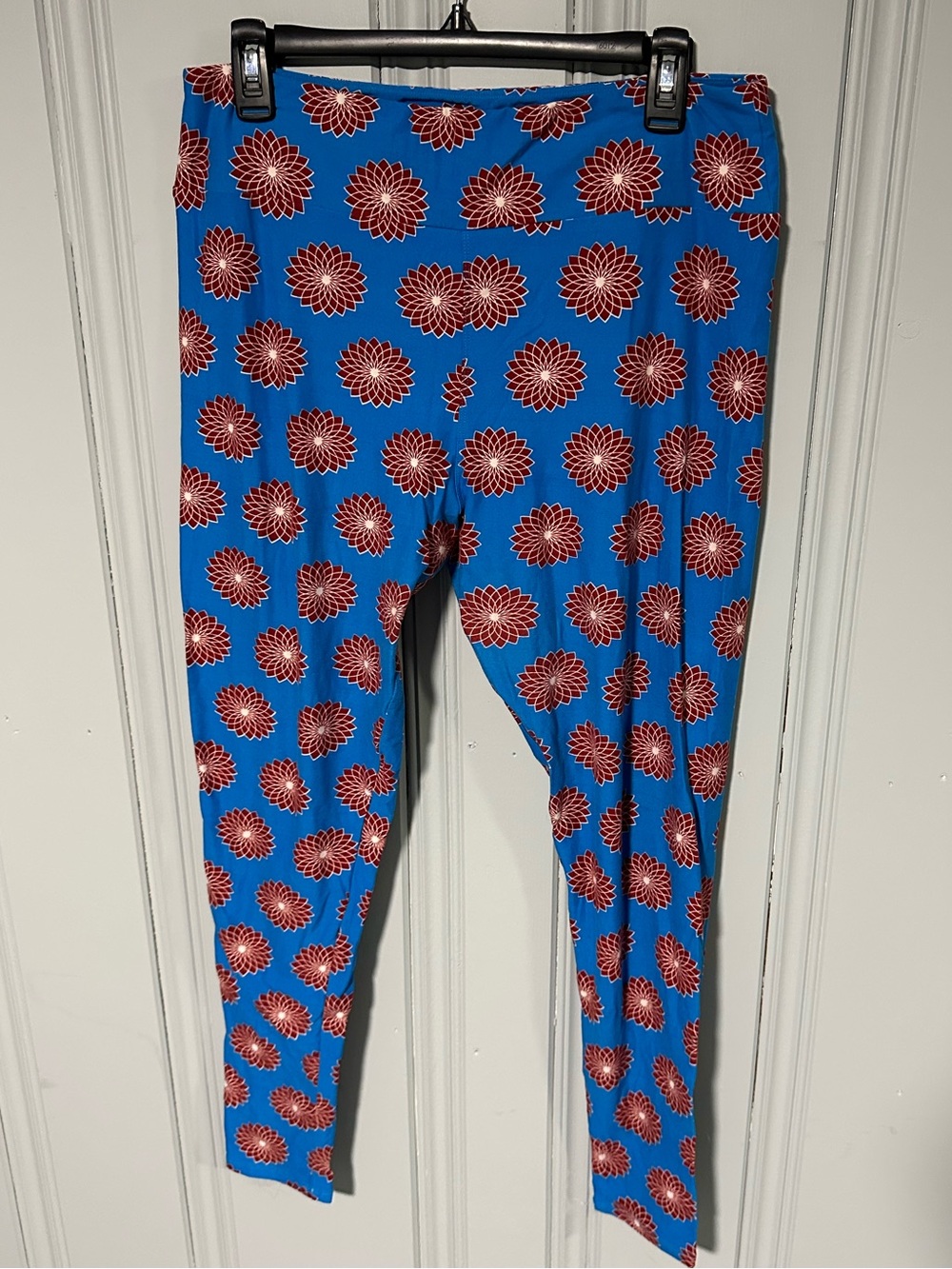 Rare Vintage LulaRoe Leggings with Red Geometric Lotus Pattern sz T/C